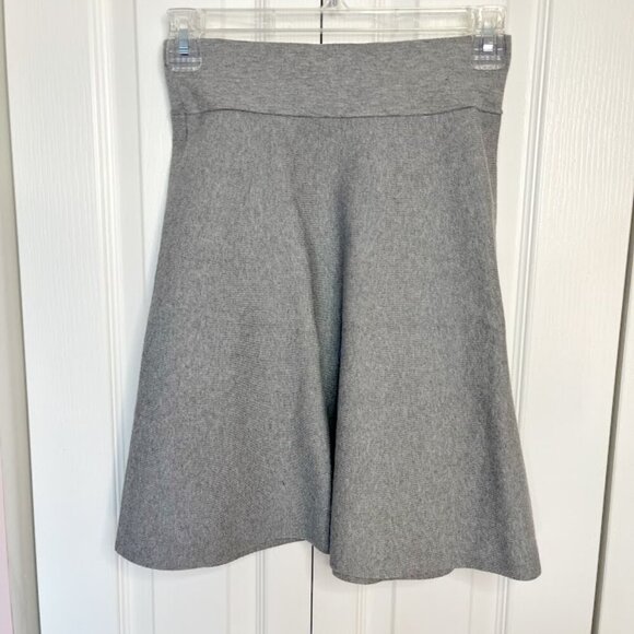 Ann Taylor PETITE Mini Length Knit Stretchy Flare Flowy Pull On Skirt - Picture 5 of 11